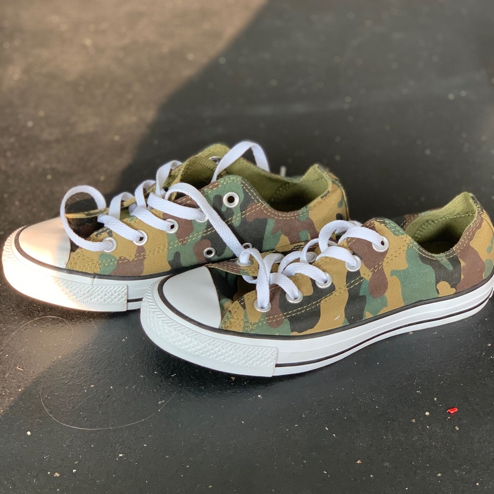 Women’s Converse Sneakers